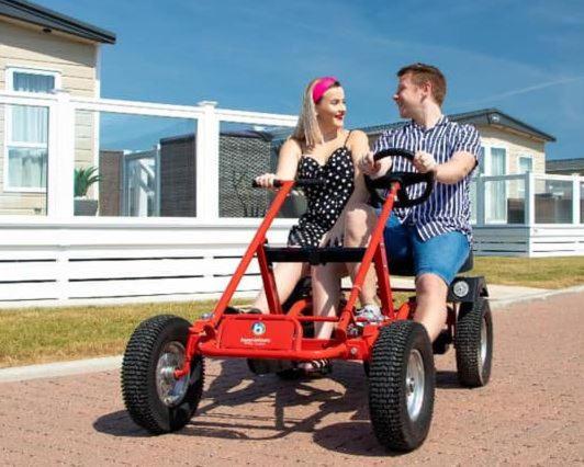 Cwtch, White Horse, Seal Bay Resort Selsey Exterior photo